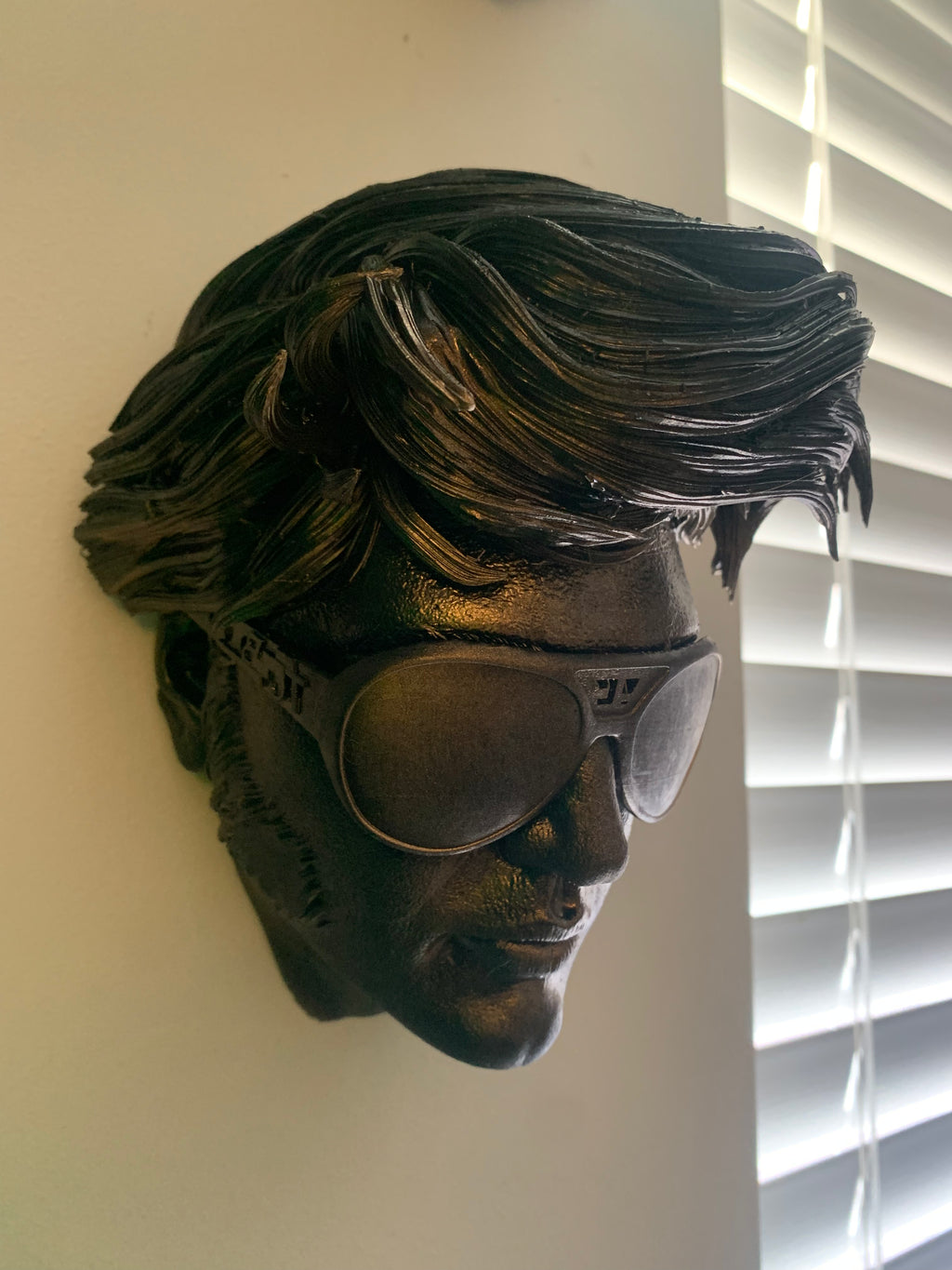 THE KING BUST